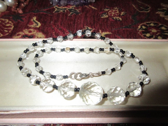 Lovely vintage black and clear crystal glass facet cut necklace