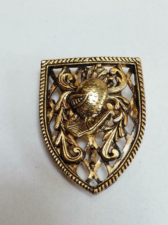 Vintage Alucraft Goldtone Relief Medival Knights Head  Shield brooch or kilt pin