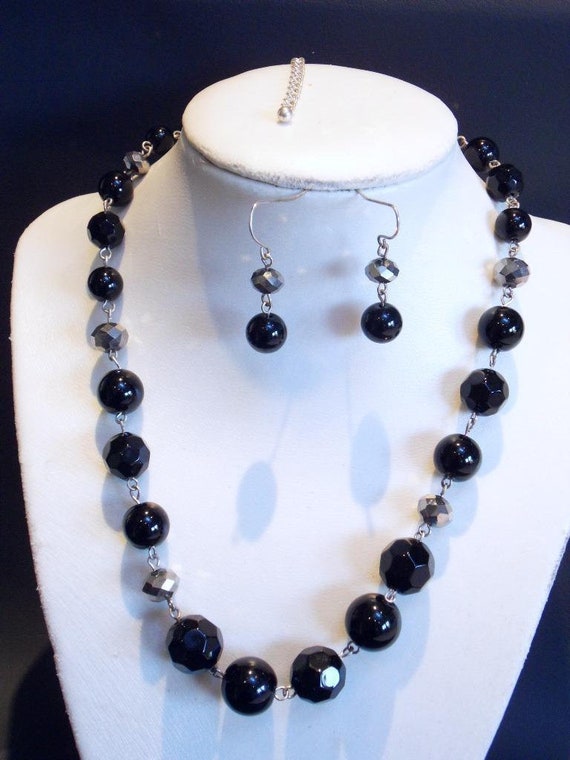 Lovely silvertone black glass hematite necklace and earrings set
