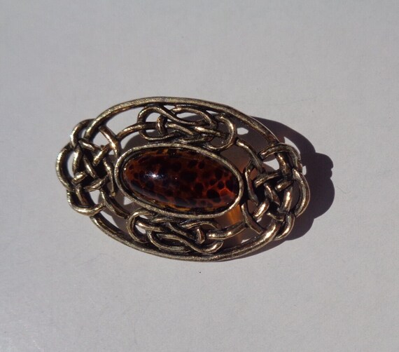 Lovely vintage signed Miracle Scottish speckled topaz brooch