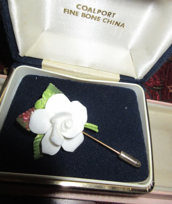 Vintage signed Coalport England  goldtone white rose flower porcelain stick pin brooch