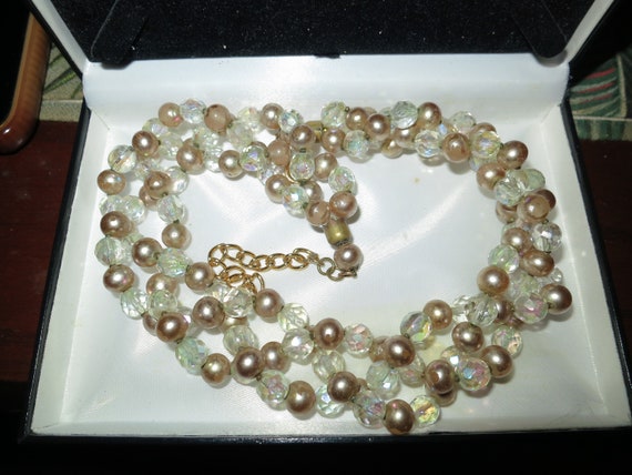 Beautiful vintage aurora borealis and glass pearl chunky twist necklace