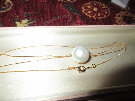 Lovely 18 ct yellow gold plated high lustre Kasumi white pearl pendant necklace 20"