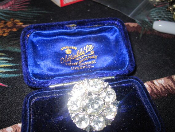 Lovely vintage silvertone rhinestone gilt gold backed brooch