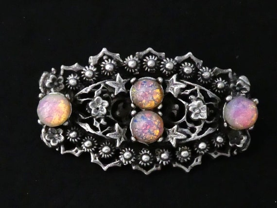 Lovely Vintage Ornate Silver Floral & Pink Opal glass brooch