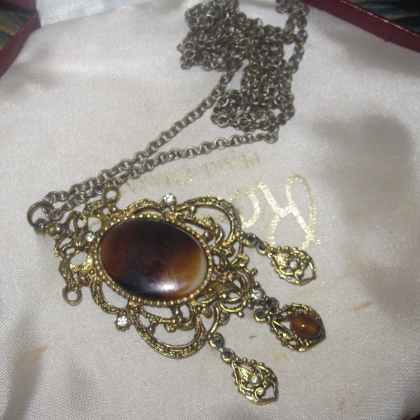 Joli collier pendentif en agate marron doré de style Florenza vintage