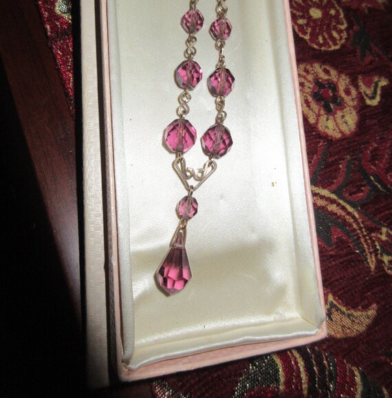 Beautiful 1940s Vintage Art Deco rolled gold purple faceted glass  necklace