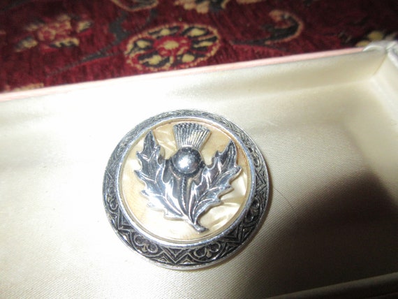 Lovely vintage Celtic design silver plated Eloxal pearlised thistle scarf clip