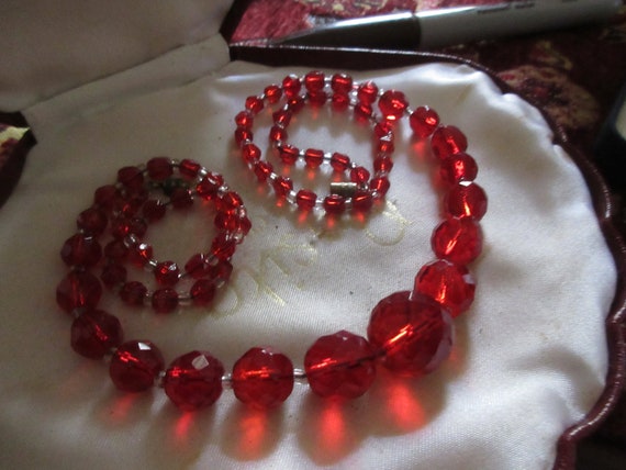 Lovely vintage Art Deco faceted red crystal glass… - image 1