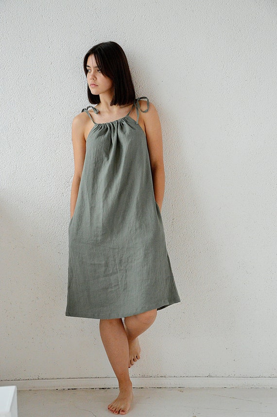 Linen short dress / Moss green linen dress / Handmade dress / Soft linen dress with regulating straps / Pocket dress