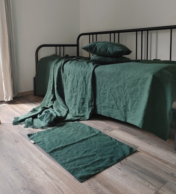 Thick linen blanket hotsell