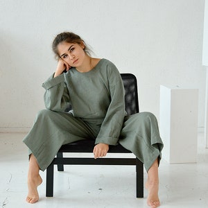 Linen culottes pants / Loose pants / Moss green pants / Midi flared linen pants / Soft linen trousers / Pocket pants / Woman's pants