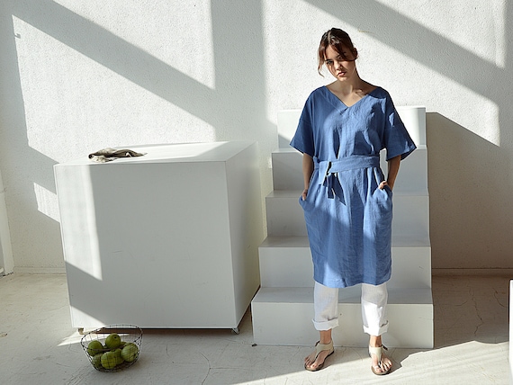 French blue linen tunic dress / Woman's linen dress / Medium sleeve dress / Linen dress / V-neck tunic with belt / Woman's clothing