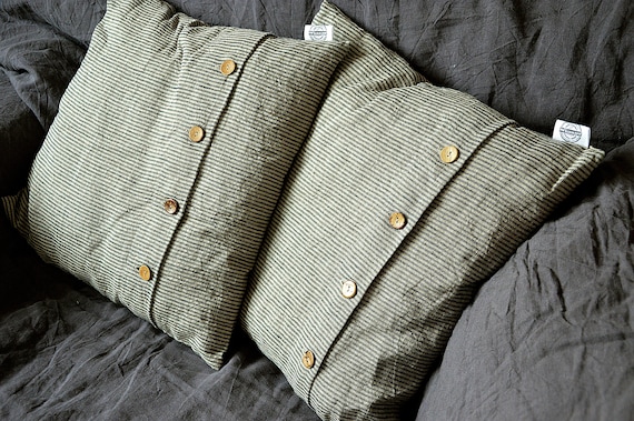 Striped linen pillow cover - Striped pillowcase with coconut buttons - Cushion cover - Striped linen pillow cover