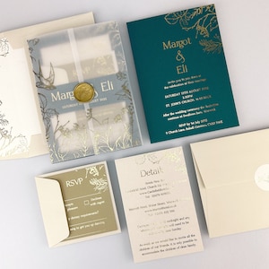 NUR DAS MUSTER * Margot Foiled Hochzeitseinladung mit bedrucktem Pergament und Bauchband