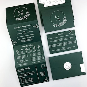 NUR EINFACH * Layla Trifold Hochzeitseinladung mit abnehmbarer Antwortpostkarte, Pergament und Bauchband