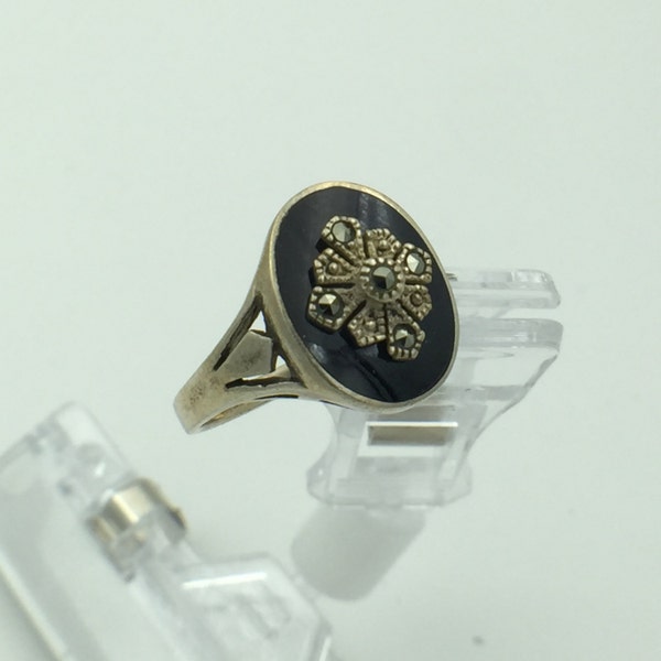 Vintage Sterling Silver Ring / Oval Glass Onyx Stone w/ Hematite and designs / Signed 925 / Women's Size 9