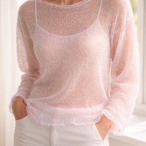 Pullover aus Mohair und Seide: Leichtes, transparentes Strickoberteil