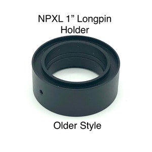 Puede incluir: Porta-longpin negro de pl&aacute;stico de 2,5 cm, estilo antiguo. NPXL Porta-longpin de 2,5 cm.