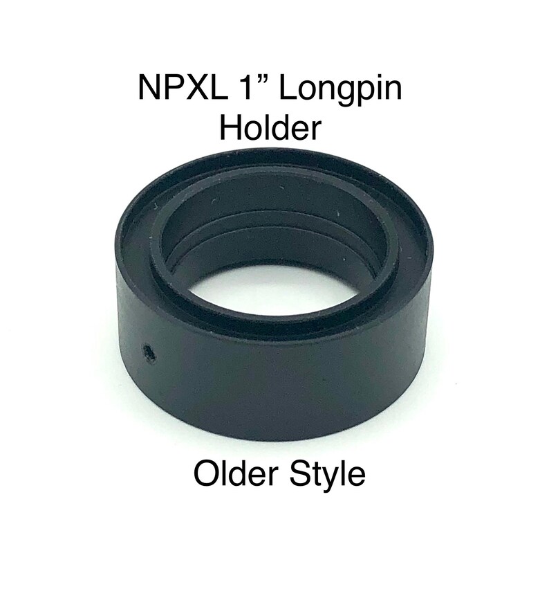 Puede incluir: Porta-longpin negro de pl&aacute;stico de 2,5 cm, estilo antiguo. NPXL Porta-longpin de 2,5 cm.