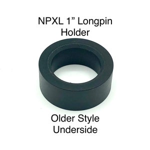 Puede incluir: Porta-longpin de goma negra para un longpin de 2,5 cm. El porta-longpin est&aacute; dise&ntilde;ado para longpins de estilo antiguo.