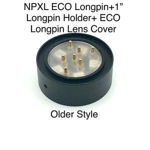 Puede incluir: Porta-longpins de pl&aacute;stico negro con pines de color dorado. El porta-longpins est&aacute; etiquetado como "NPXL ECO Longpin+1" Longpin Holder+ ECO Longpin Lens Cover" y "Older Style".