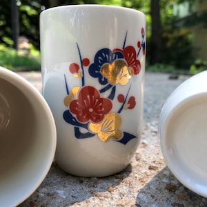 4 Mid Century Japanese Floral and Gold Kutani tea cups