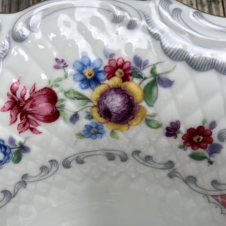 POST WWII HISTORY**Schumann Bavaria oval vegetable bowl Dresden flowers and red lattice Bouquet pattern variant