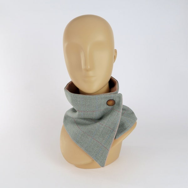 Scarf collar.