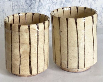 Yunomi Teetassen-Paar, japanisches Mino-Yaki-Porzellan, Tokusa-Muster, hergestellt in Japan, US DDP