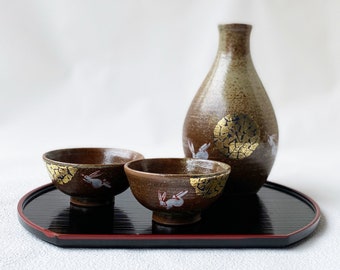 Kutani yaki ware Japanese Sake bottle and cup set Gold Moon Rabbit Usagi Japan