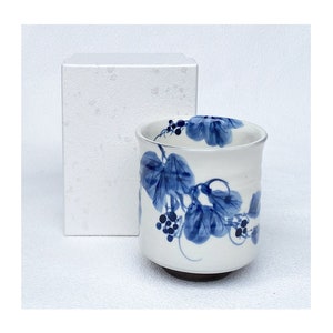 Yunomi Kyo Kiyomizu yaki ware Japanese tea cup japan Sometsuke Wild Grape