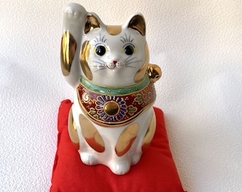 九谷焼 招き猫 花水晶付き招き猫 青九谷 4号 - Etsy 日本