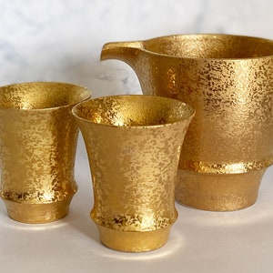 Arita yaki porcelain Sake Cup Bottle set Guinomi Tokkuri Zipang Overglaze Gold