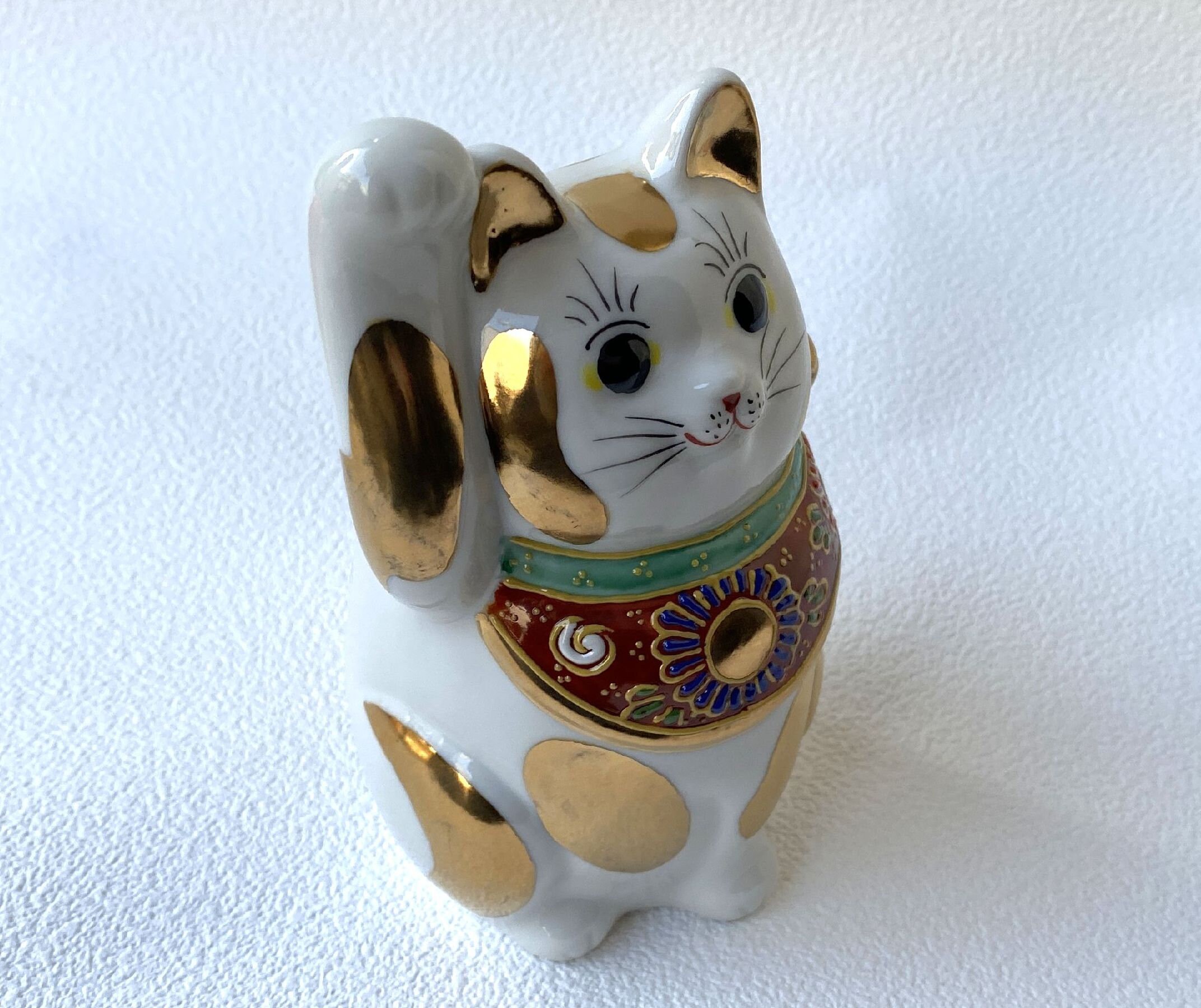 Japanese Lucky Cat Maneki Neko Kutani Yaki Porcelain Gold Tabby