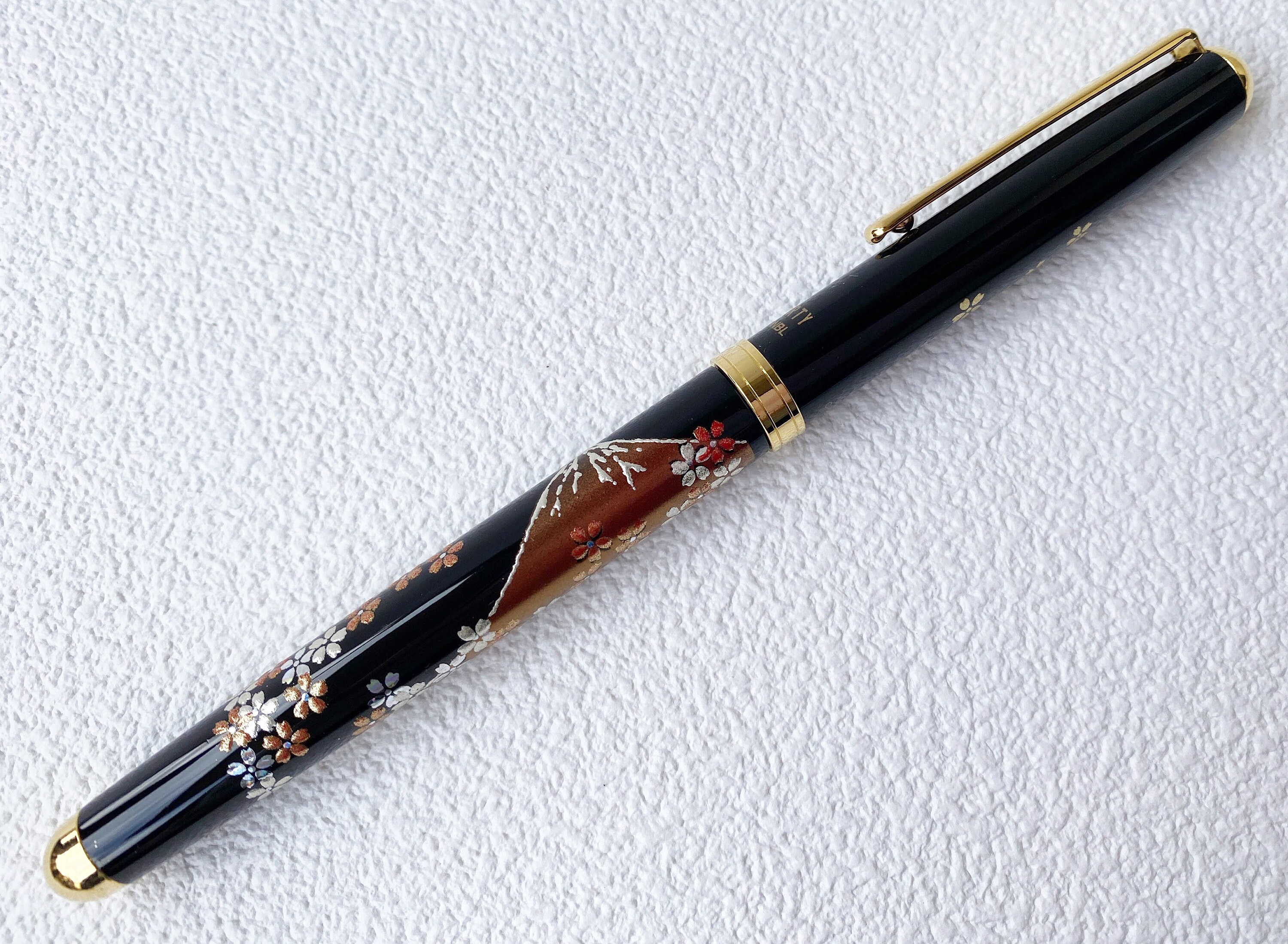 Stylo à Bille Japonais Laque Maki-E Doré - Motif Fuji Rouge, Résine, Neuf Avec étiquette