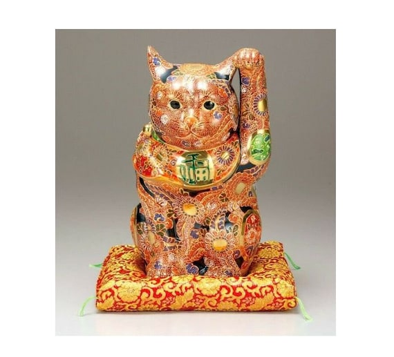 Maneki neko Japanese lucky cat Kutani yaki porcelain Traditional Mori Art Japan