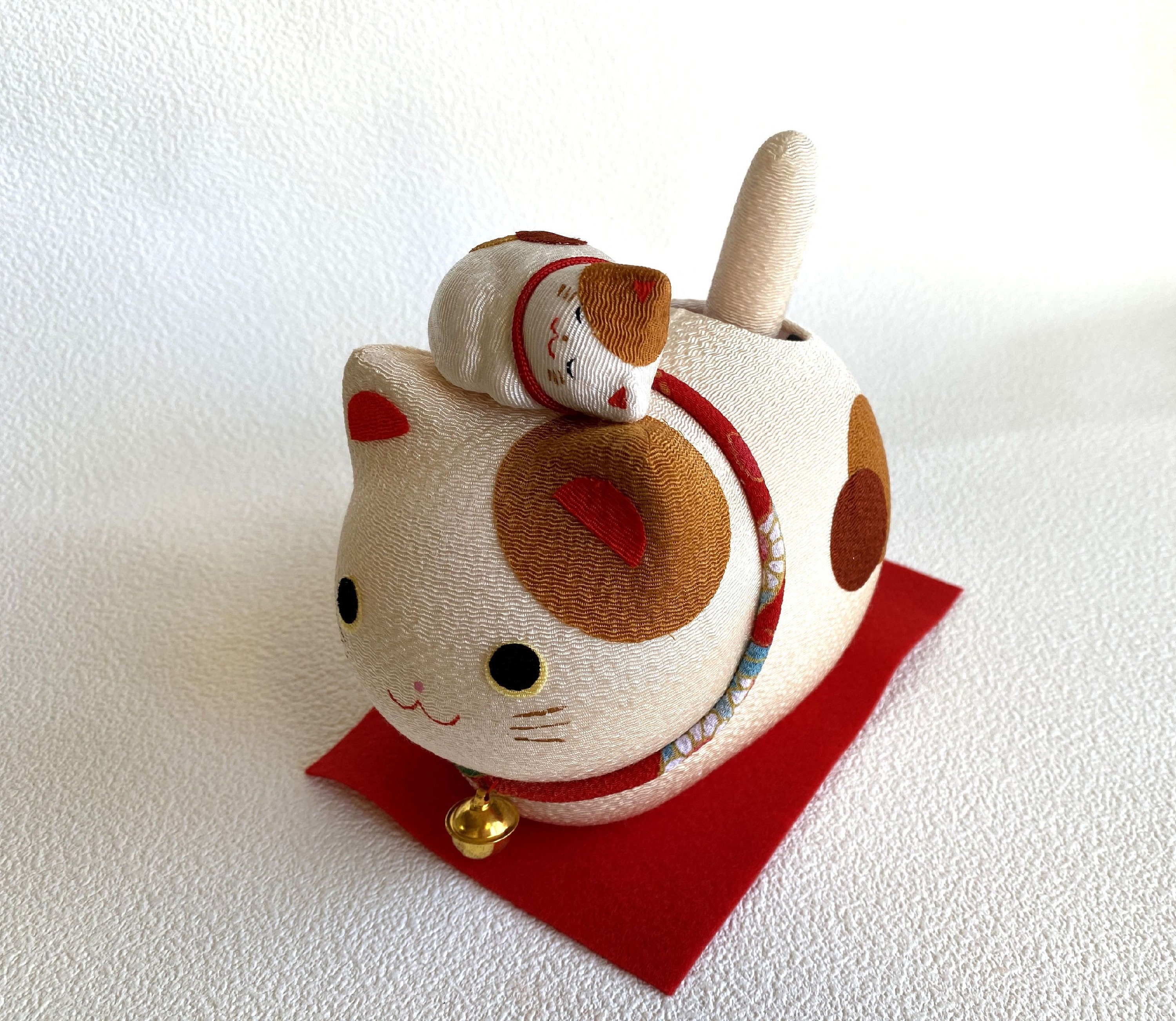 Solar Powered Kyoto Japanese Relax Cat Bobble Tail Maneki Neko