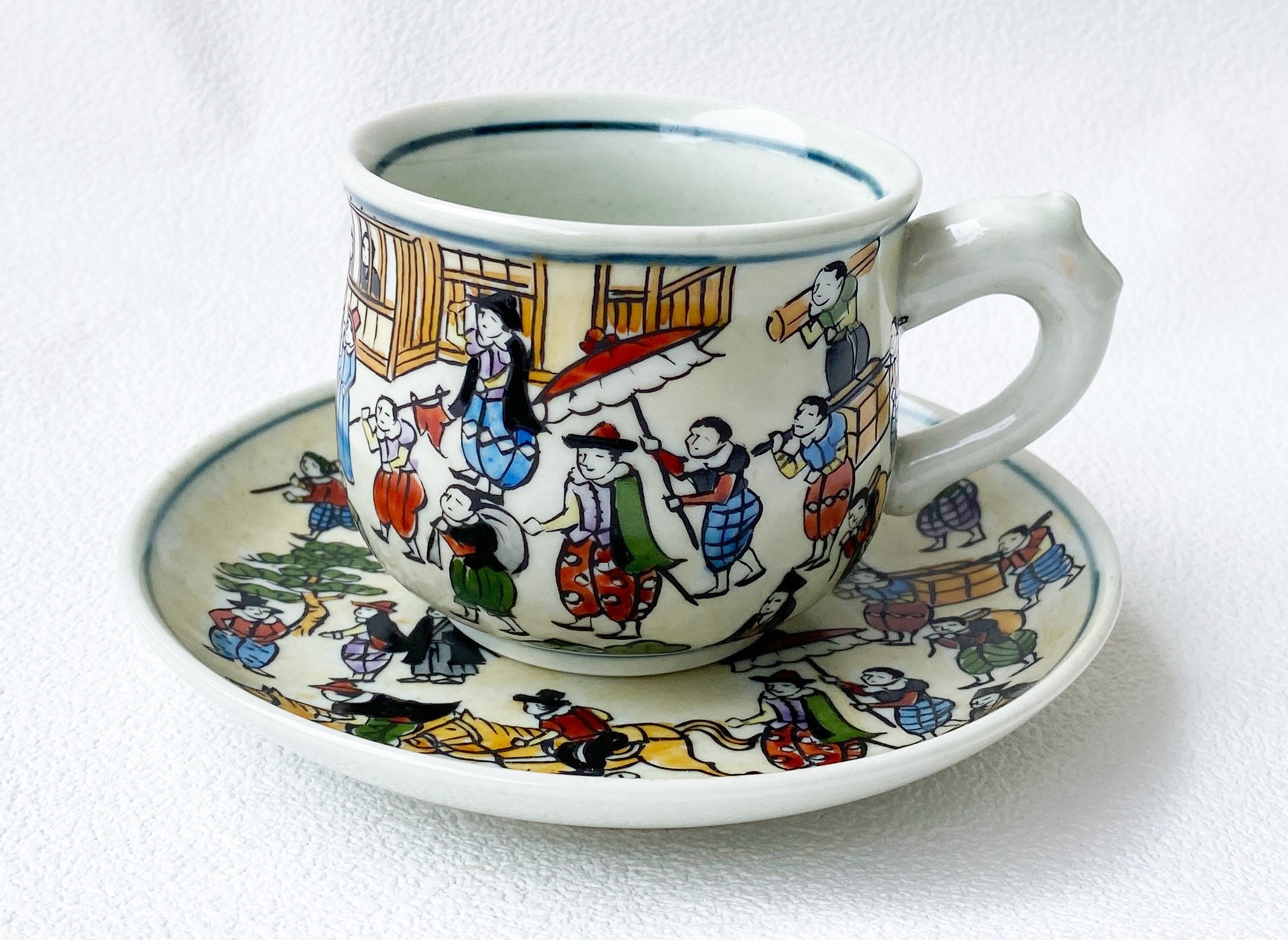洋書 ティーカップ　'Cups & Saucers' 陶磁器 Cups and Saucers Set of Three English Ironstone Tableware