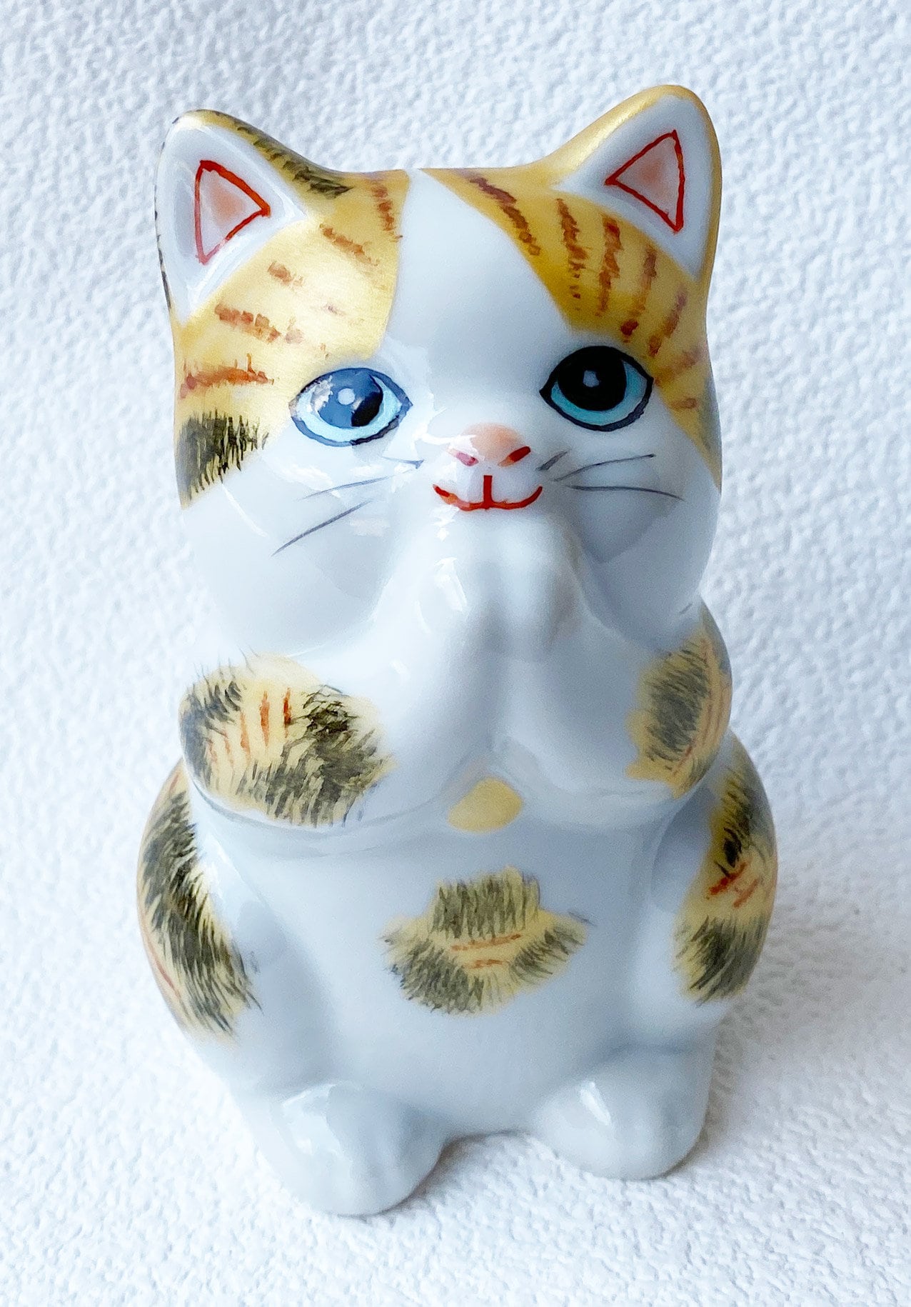 Maneki Neko Kutani Yaki Ware Japanese Lucky Cat Pray Cat Overglaze