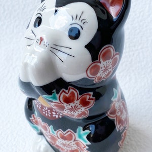 Maneki neko Kutani yaki porcelain Japanese Lucky cat Pray cat Black Cherry