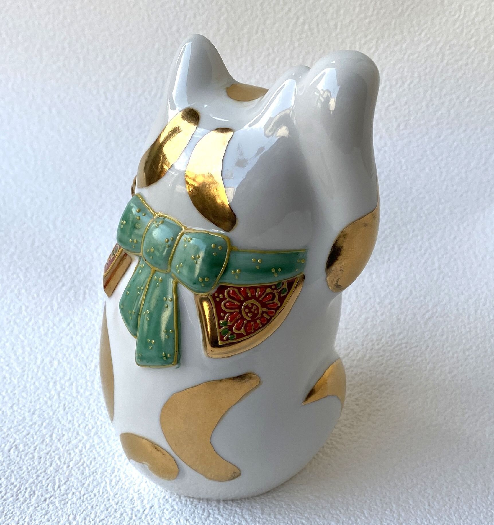 Japanese Lucky Cat Maneki Neko Kutani Yaki Porcelain Gold Tabby