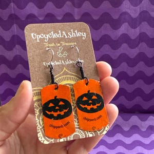 Upcycled Pumpkin Bottlecap Earrings: Halloween Jack-o-Lantern Jewelry