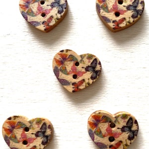 Boutons en bois - Forme de coeurs Taille : 10 mm Lot de 3 rouge et fleur, motif papillon