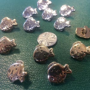 Novelty Buttons Fish antique gold - silver colours 10 - 15mm for clothing - jewellery - scrapbooking - card making
