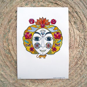 Stampa artistica su carta con acquerello, stampa colorata a mano, ritratto surreale, ritratto di donna con fiori e uccelli, illustrazione boho