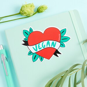 Vinilo adhesivo de corazón vegano: ideal para portátiles, botellas de agua y diarios. imagen 2