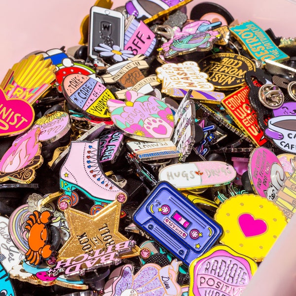 Pin ciego // Pin de esmalte misterioso //