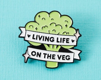 Épingle en émail Vivre la vie sur les légumes - épingles punky // badge, épingles, épingles rigolotes et épingles mignonnes au Royaume-Uni