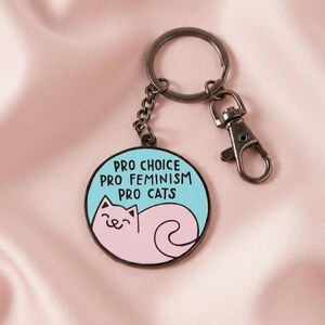 Llavero esmaltado Pro Cats // Feminismo, Pro Elección, Amante de los Gatos, Pro Feminismo imagen 2